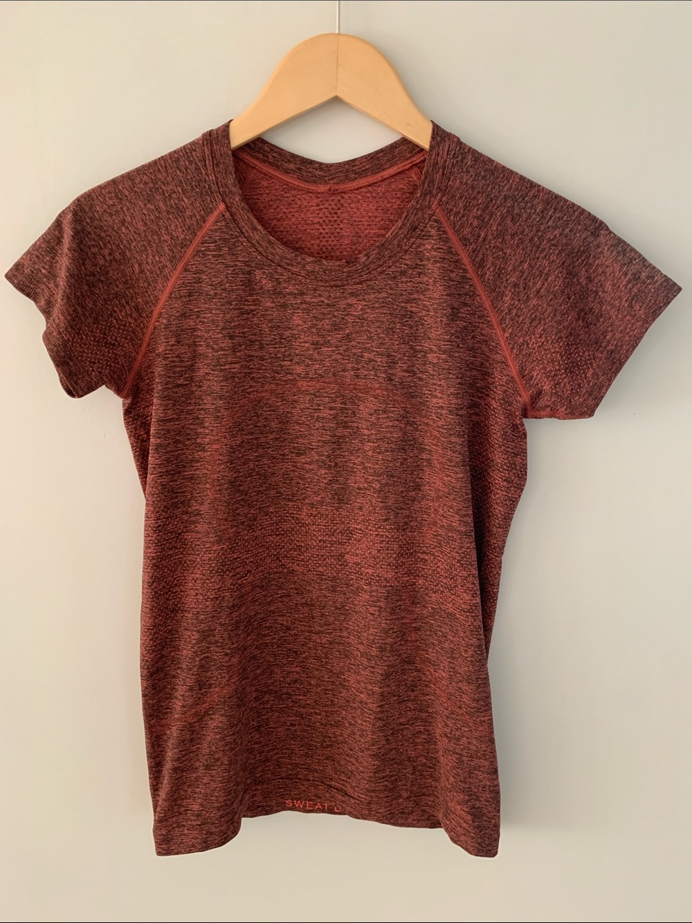 Lululemon Swiftly Tech Short Sleeve Tee Flare Black Size 8 Athletic Gym Running